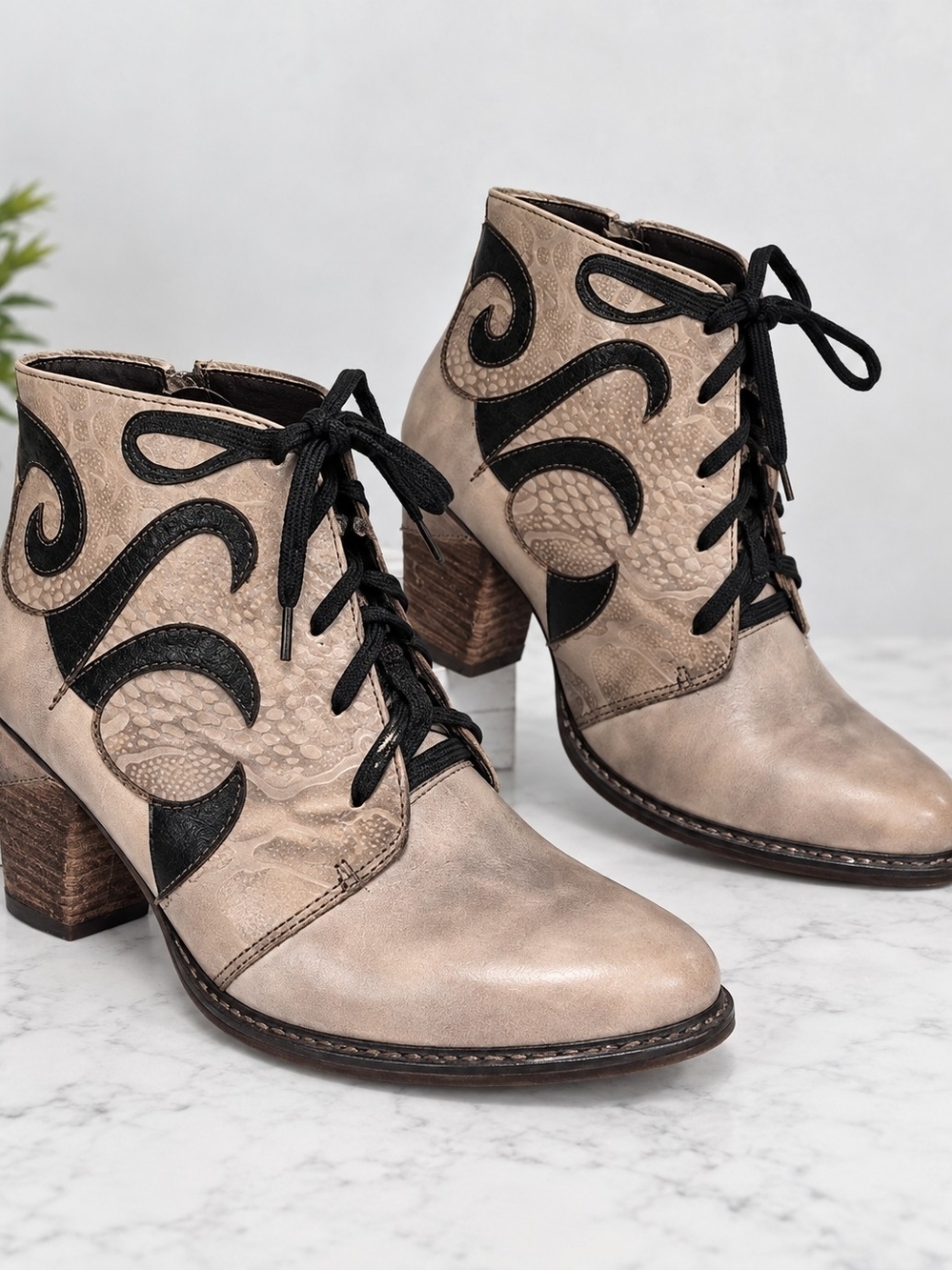 L’Artiste by Spring Step Lace-Up Ankle Boots Taupe Black EU 36 US 5.5-6